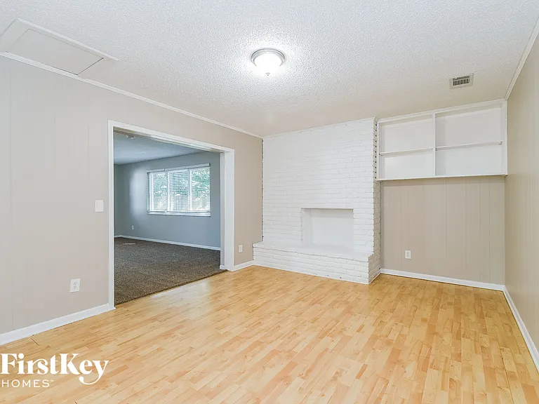 8801 Coventry Ct — Photo 8