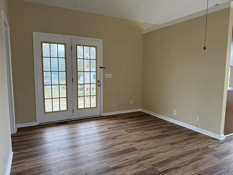 305B Lawrence Ave — Photo 5