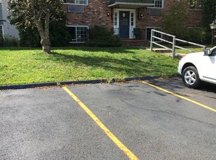 239 Lake Ave NE APT 11, Hartville, OH 44632