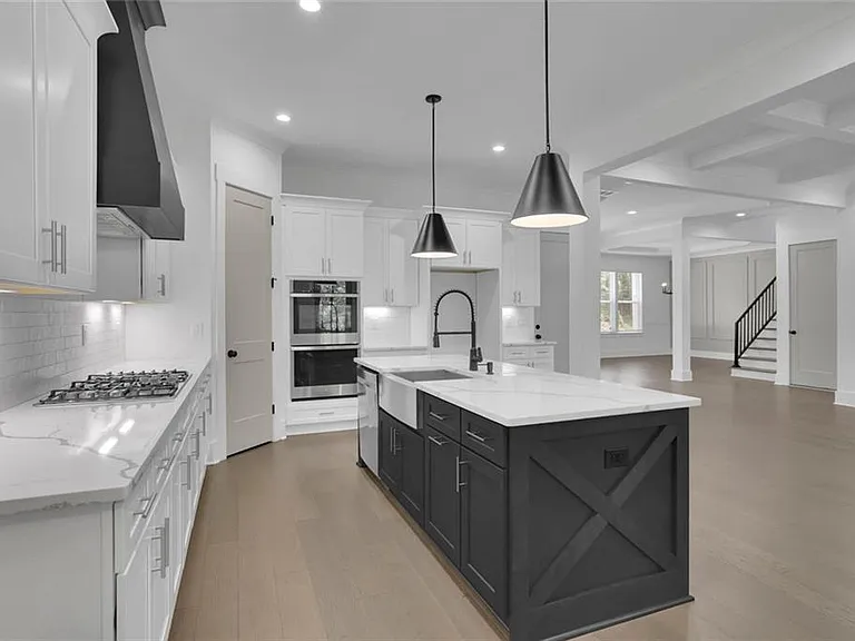 6181 Shoreland Cir — Photo 17