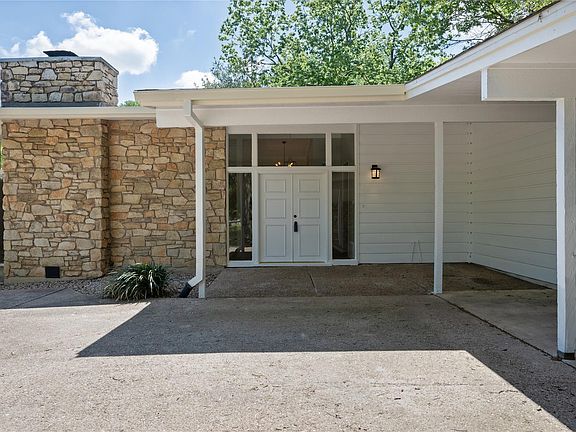 2nd image of 7 Hull Circle Dr