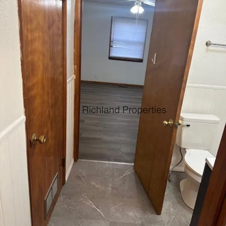 1215 East Broadway — Photo 3