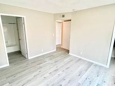 210 Garfield unfurnished living room