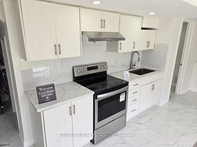 16 Angelgate Rd #LOWER — Photo 8
