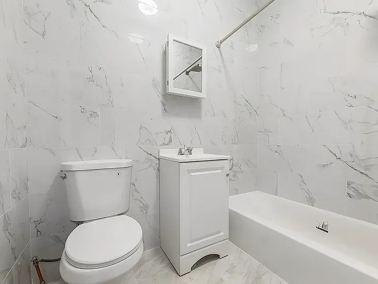 149 Hart St #5 — Photo 7