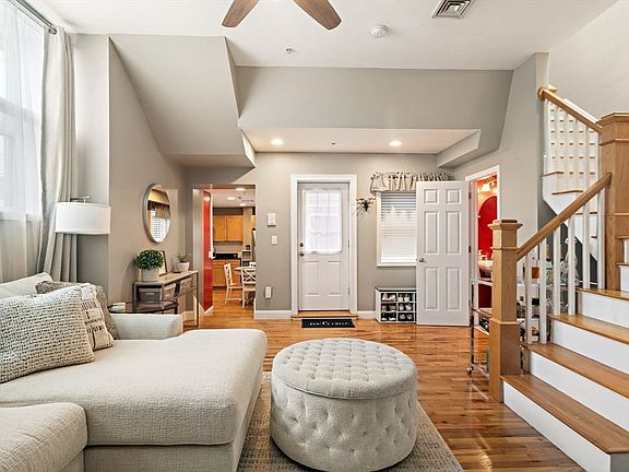 2nd image of 336 Saratoga St APT 8