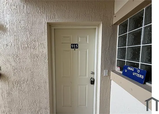 1095 Golden Lakes Blvd #915