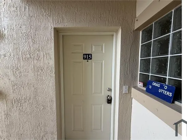 1095 Golden Lakes Blvd, Royal Palm Beach, FL