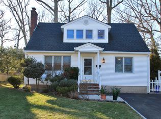 101 Roosevelt St, Cresskill, NJ 07626
