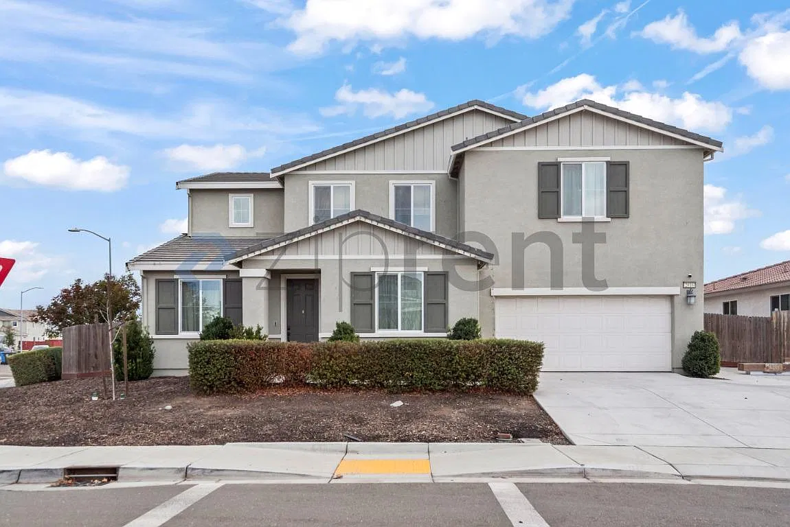 5 bed, 3.5 bath, 3200 sqft, $3,800 — Photo 1
