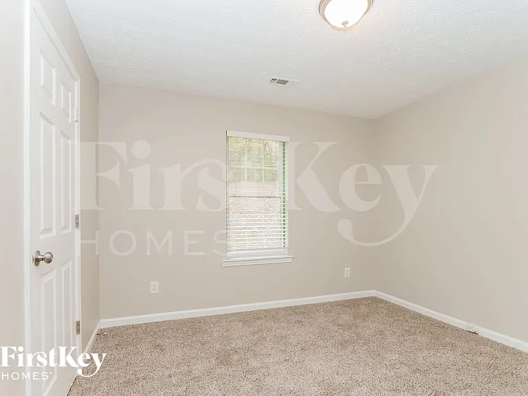290 Willow Shoals Dr — Photo 16