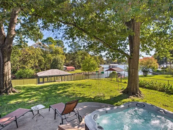 108 Camino Robles St, Gun Barrel City, TX 75156