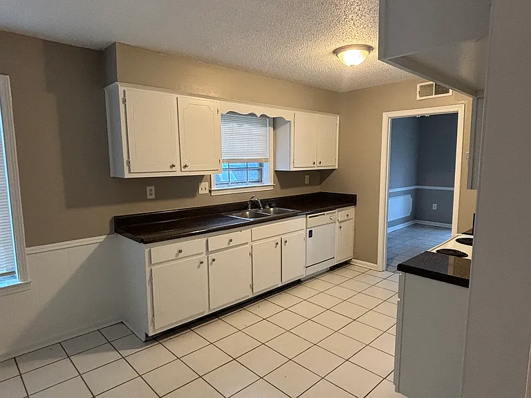 6551 Oak Park Dr — Photo 7