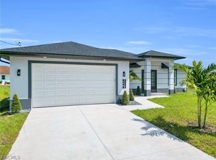 172 Pembroke St, Lehigh Acres, FL 33974