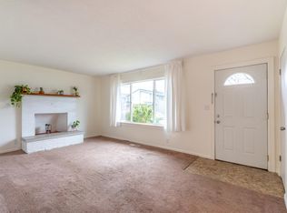 9134 NE Irving St, Portland, OR 97220