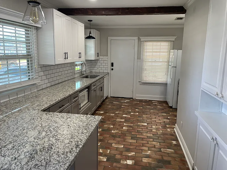 2265 Glasgow Ave — Photo 5