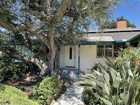 4th image of 1305 E Puente St