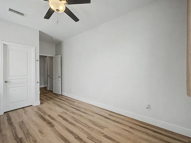 5924 W Park View Ln — Photo 16