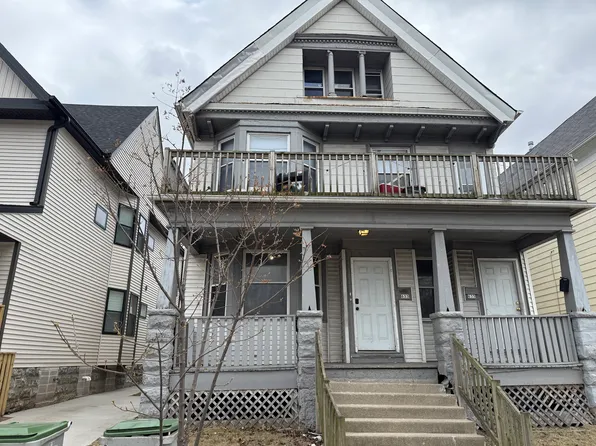 633 W Clarke St #1, Milwaukee, WI 53212
