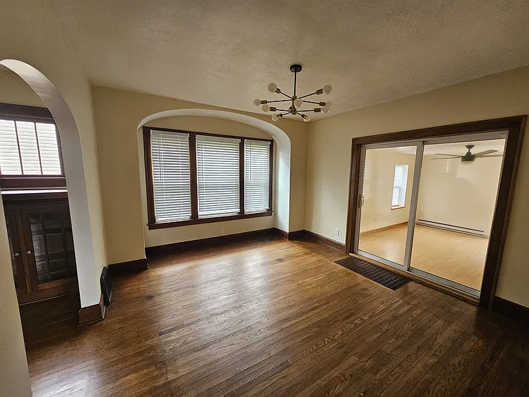 9809 Chestnut Ave SE — Photo 3