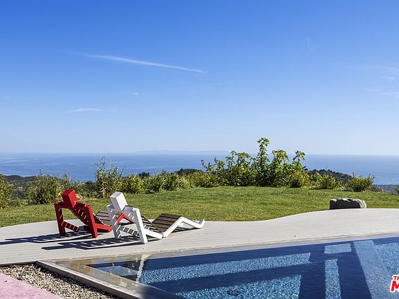 3rd image of 2540 Cayman Rd