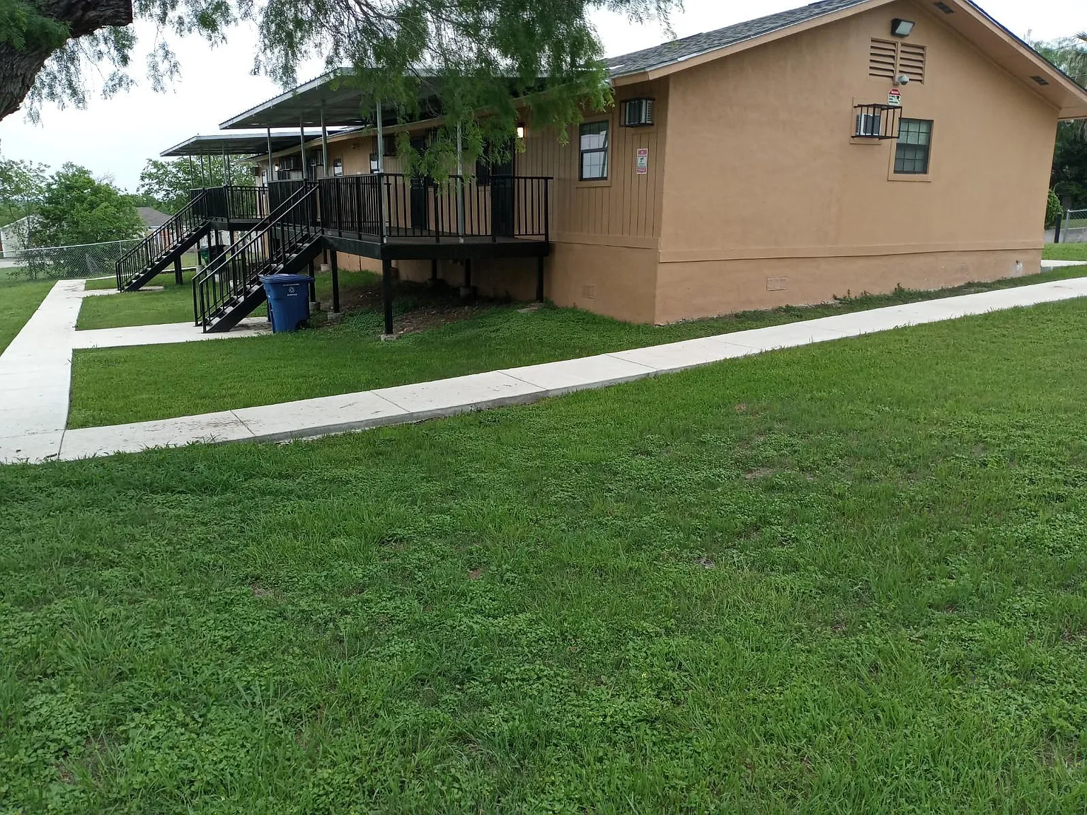 2 bed, 850 sqft, $950 — Photo 3