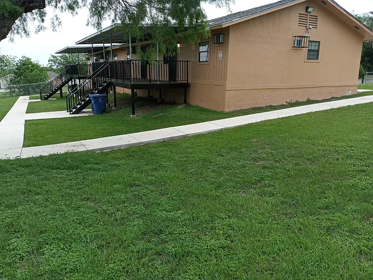2519 Hicks Ave #3 — Photo 3