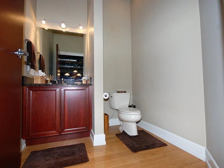 1103 N Main St — Photo 13