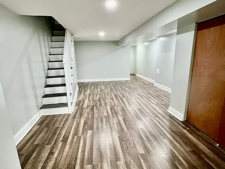 1549 W Champlost Ave — Photo 8