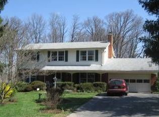 7117 Panorama Dr, Rockville, MD 20855