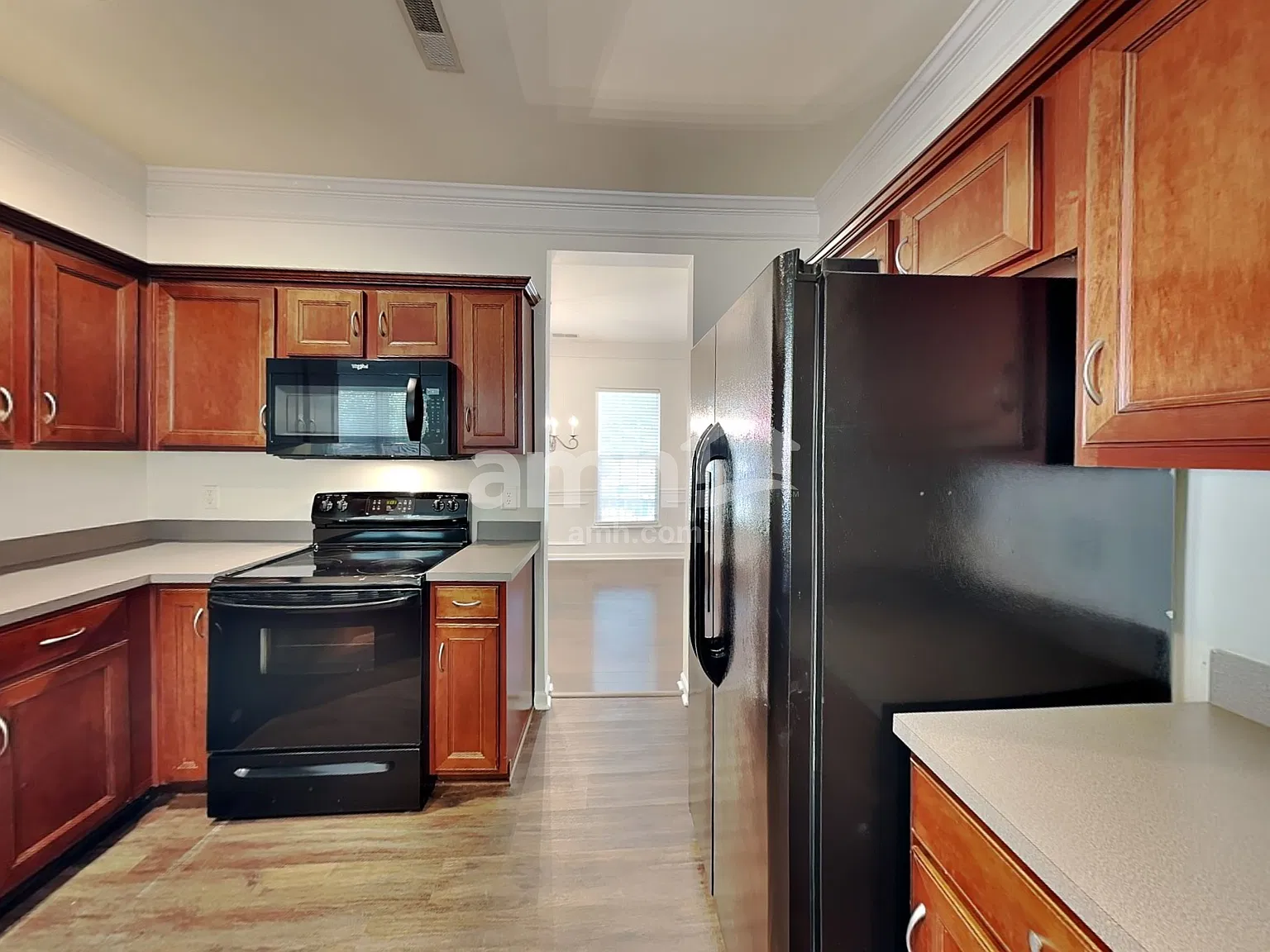 3 bed, 2.5 bath, 2216 sqft, $2,545 — Photo 3