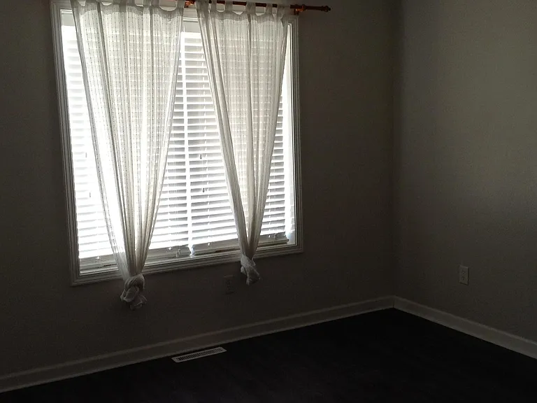 945 Apadana Ct — Photo 3