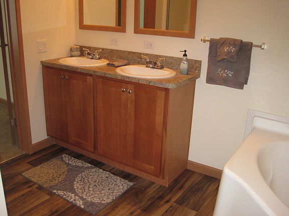 3rd image of 17 Mowerson Dr