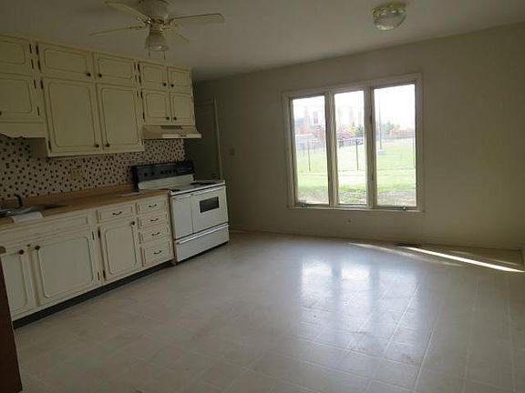 5th image of 2905 N Richmond Dr
