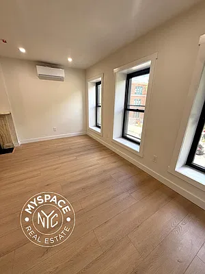 Living room, photo 4