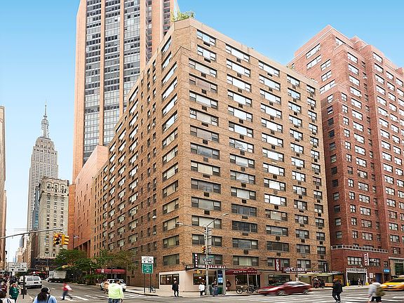 5th image of 139 E 33rd St APT 10B