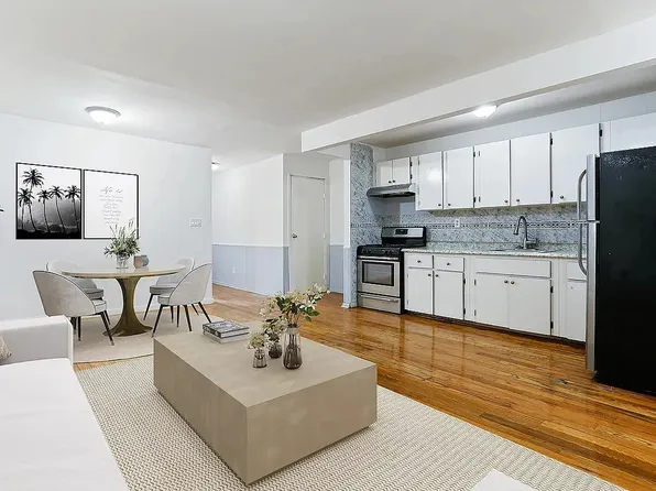 27 Pulaski Street image 2 of 13