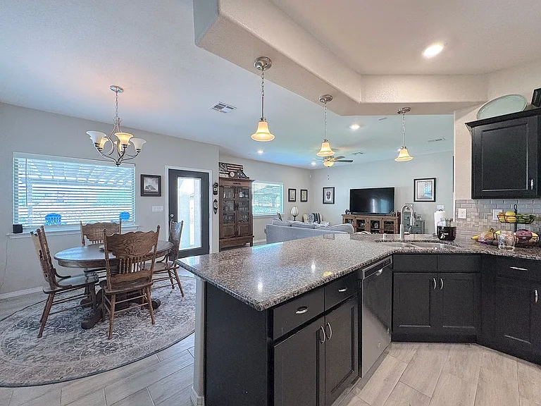 7805 Enchanted View Dr — Photo 17