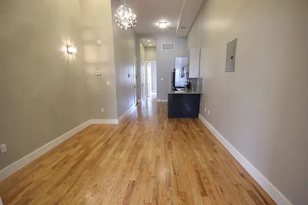 Rented by Nooklyn NYC LLC | media 18