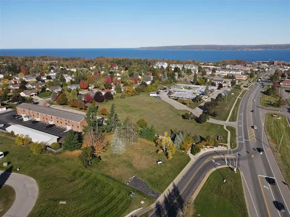 1750 Spring St, Petoskey, MI 49770