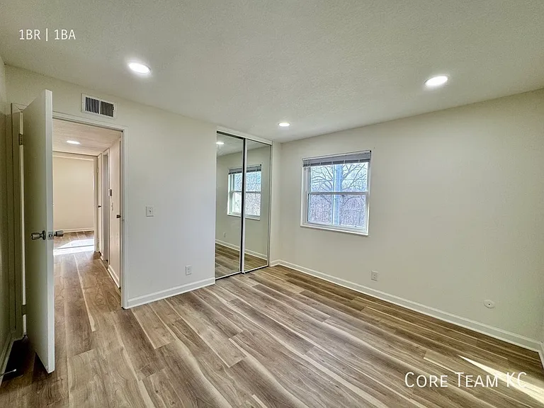 3815 Springfield St #2525-1B — Photo 5