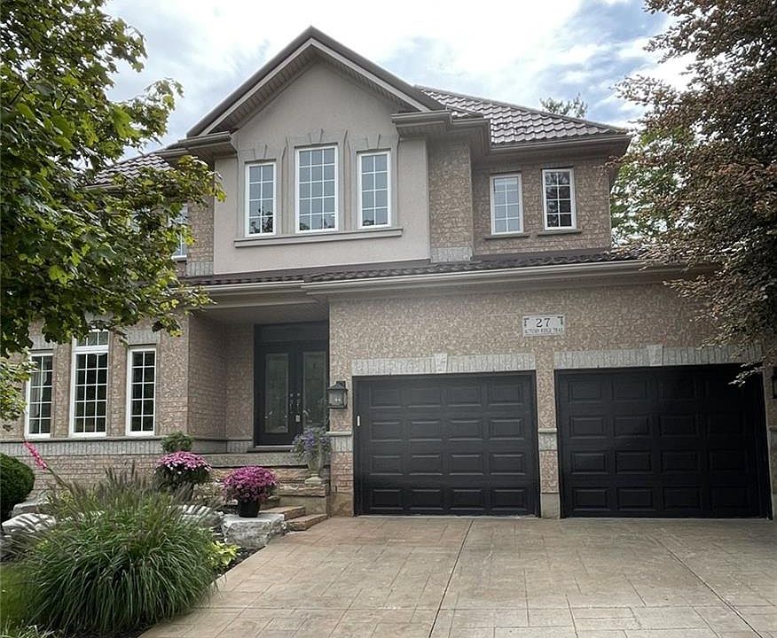 1st image of 27 Autumn Ridge Trl