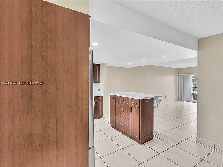210 NW 87th Ave #L206 — Photo 5