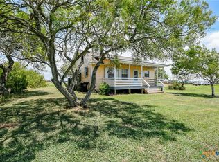 612 Tarpon Dr, Palacios, TX 77465