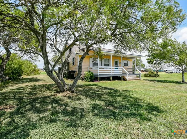 612 Tarpon Dr, Palacios, TX 77465