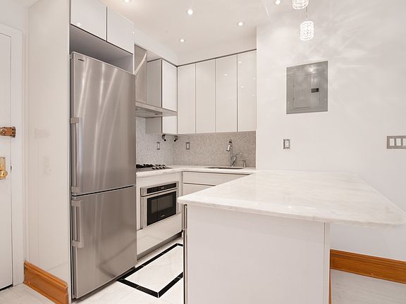 5th image of 145 W 58th St #_