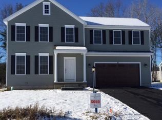 23 Wheatfield Way, Mechanicville, NY 12118