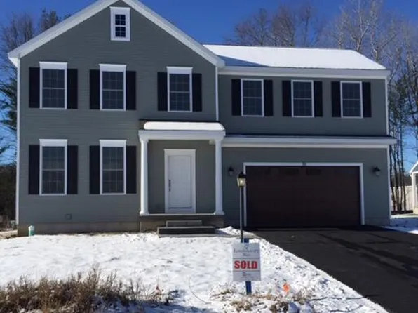 37 Wheatfield Way, Mechanicville, NY 12118