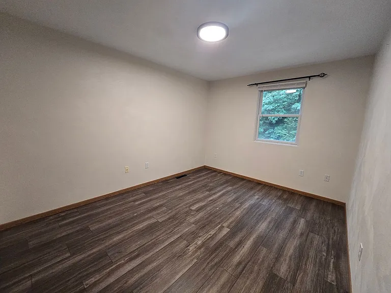 500 Harding St — Photo 17