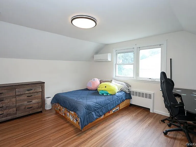 242 Clinton Rd — Photo 27